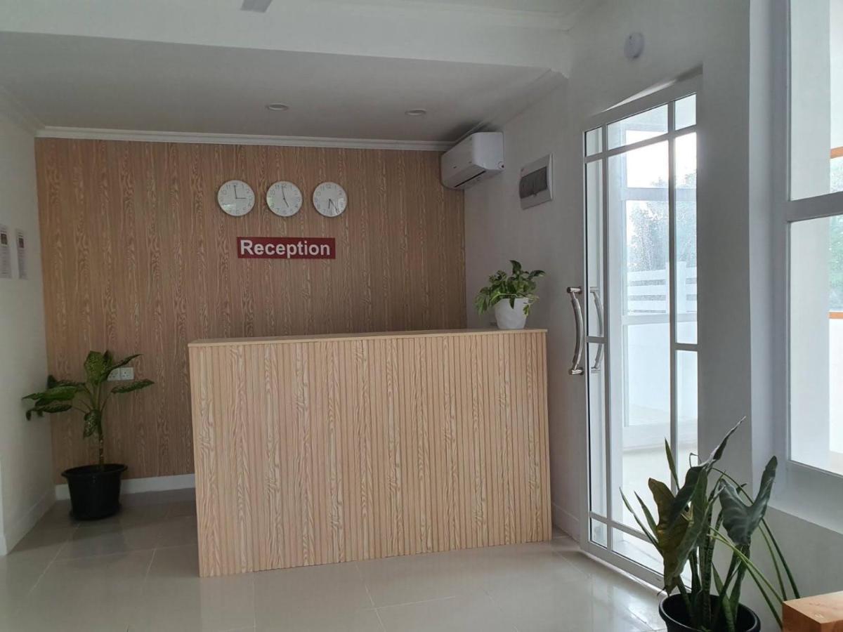 True South Hotel Addu City Exterior foto