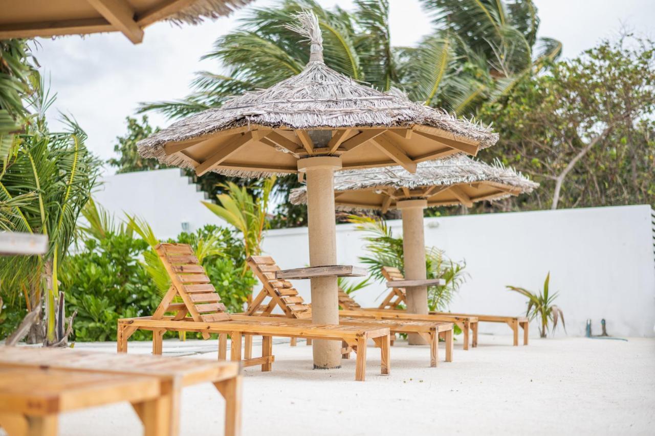 True South Hotel Addu City Exterior foto