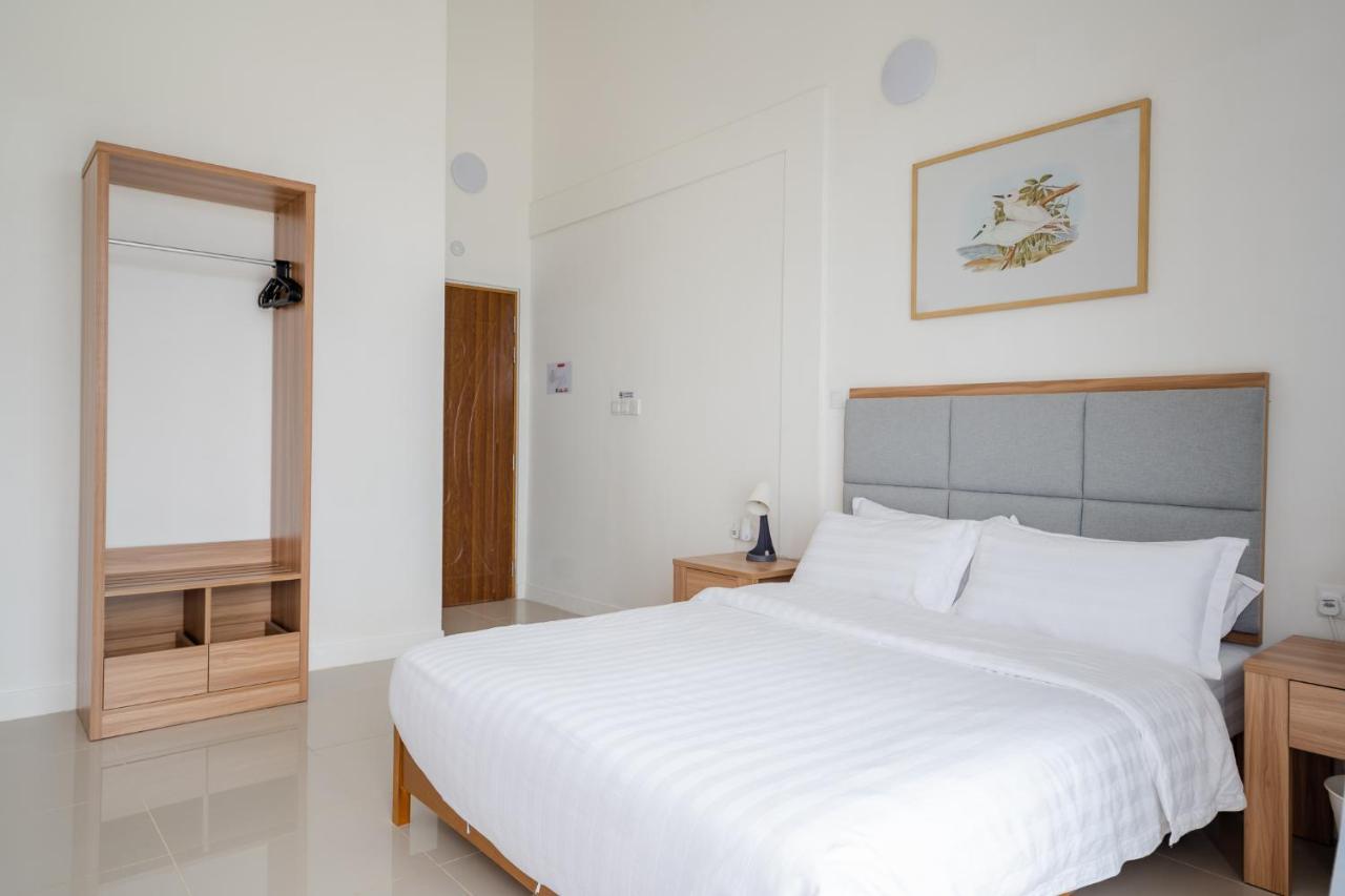 True South Hotel Addu City Exterior foto