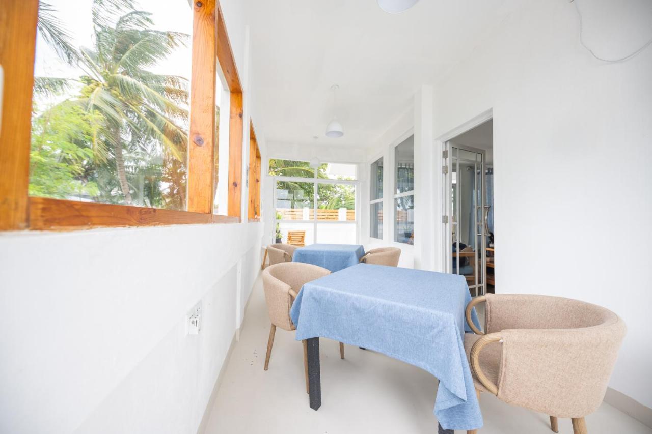 True South Hotel Addu City Exterior foto