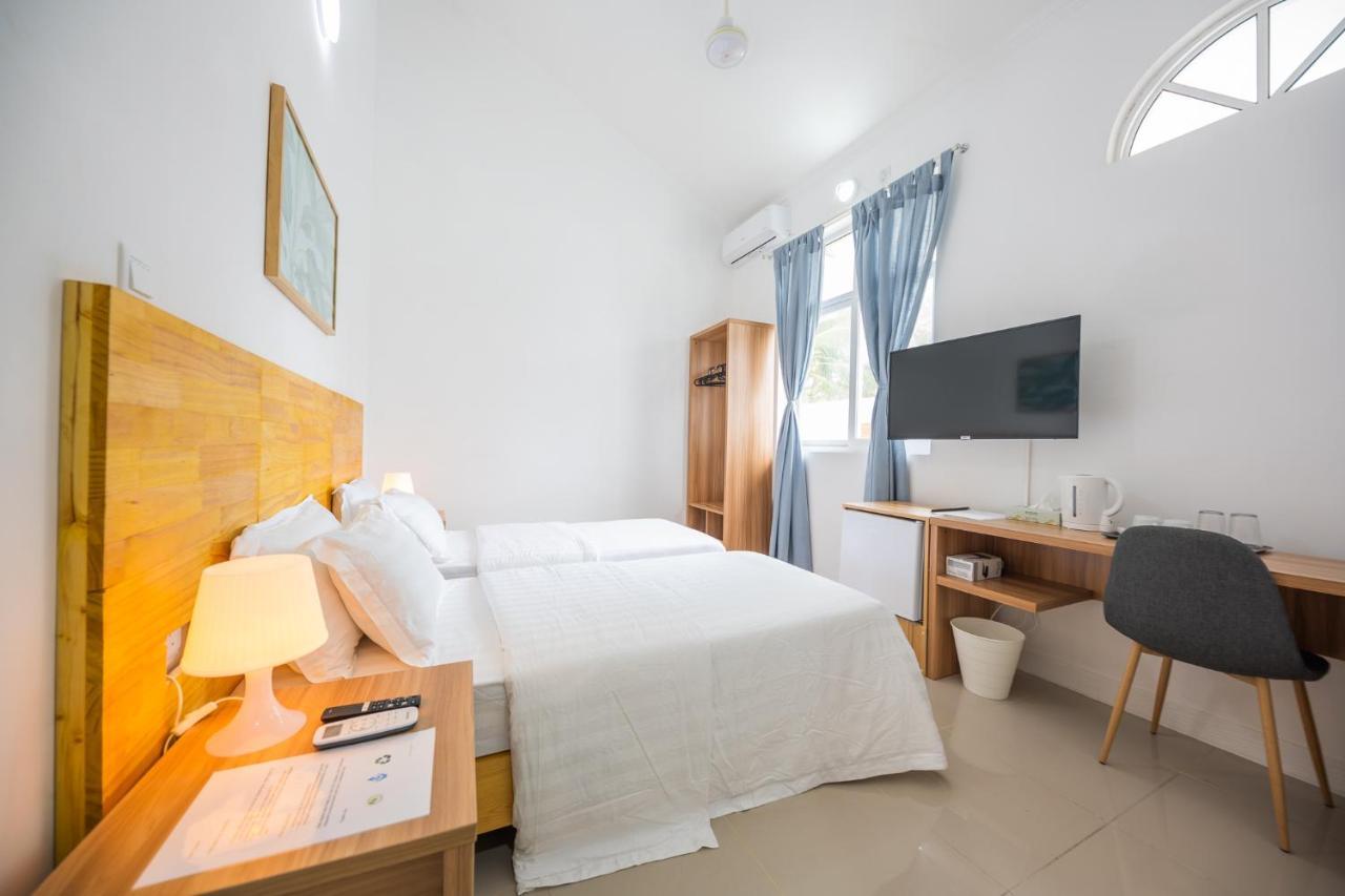 True South Hotel Addu City Exterior foto