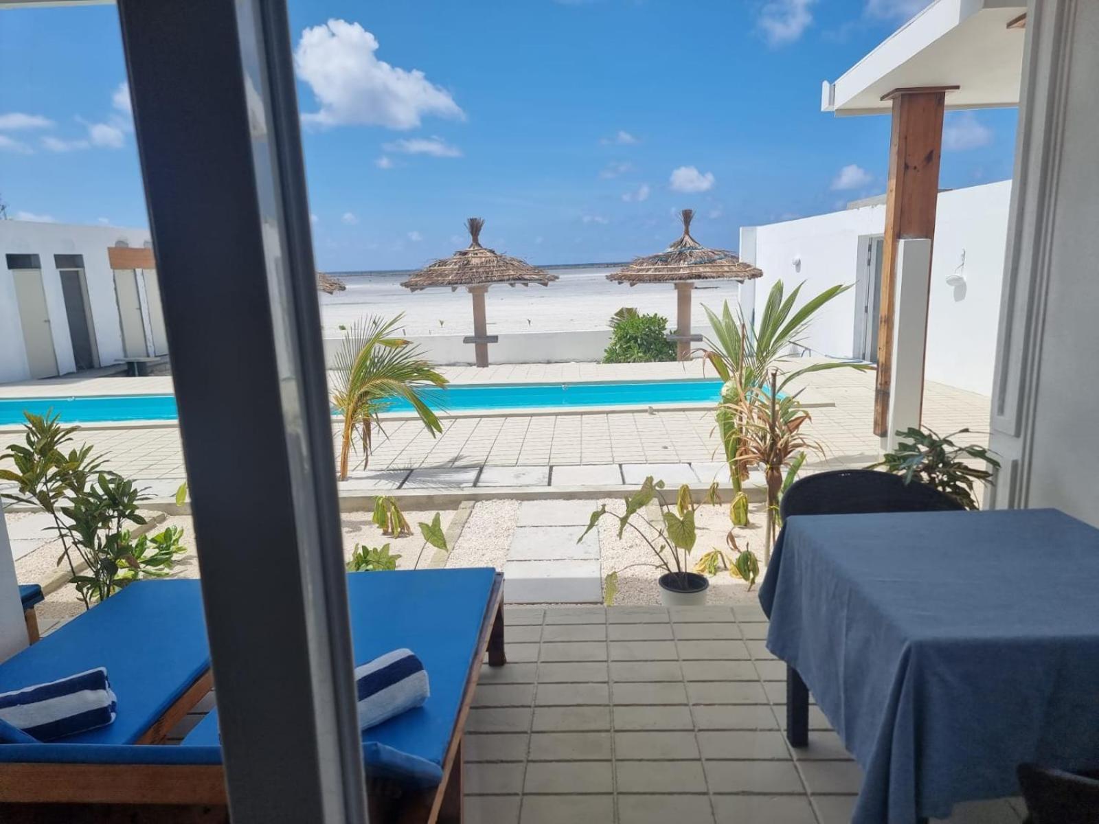 True South Hotel Addu City Exterior foto